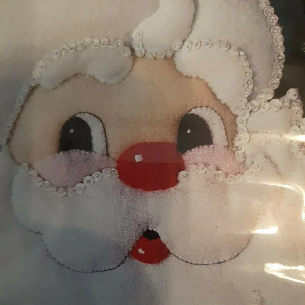 Bucilla Holly Jolly Santa Felt Wreath Kit New Pkg 18